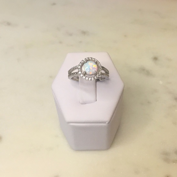 Sale $30 Firm! Sterling Silver White Opal Cz & Clear Cz Ring - Picture 11 of 17
